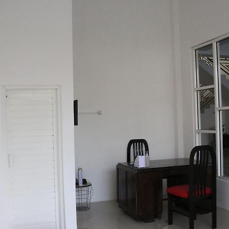 Reddoorz Syariah Near Suncity Mall มาดิอุน ภายนอก รูปภาพ
