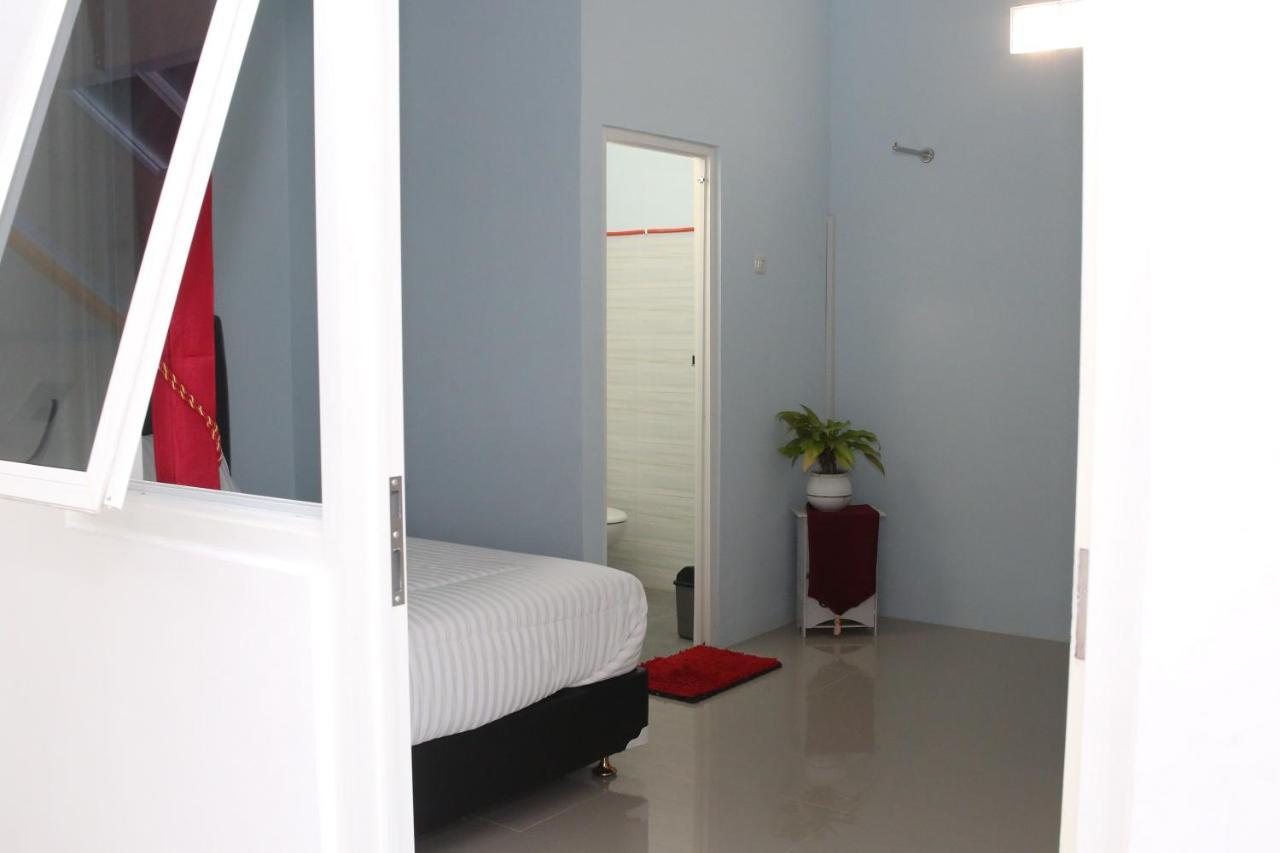 Reddoorz Syariah Near Suncity Mall มาดิอุน ภายนอก รูปภาพ