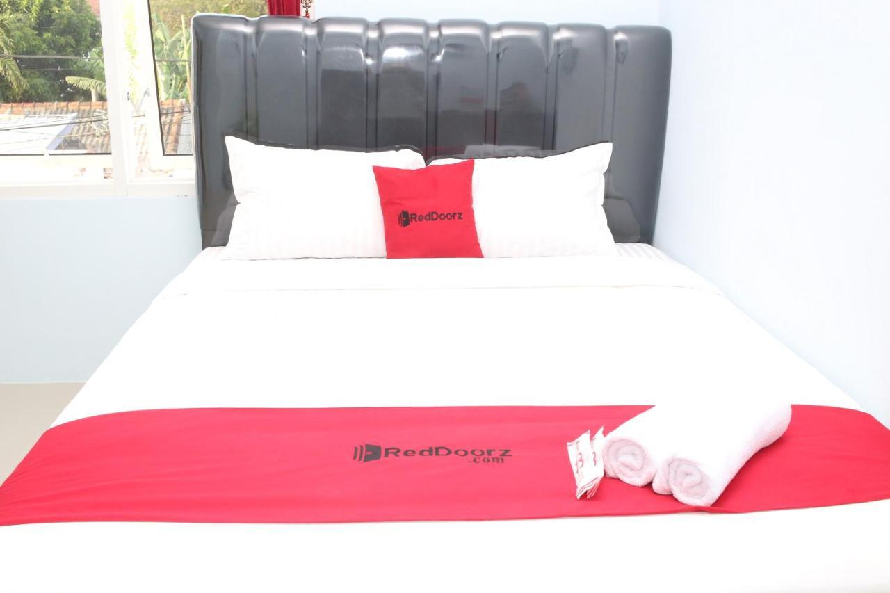 Reddoorz Syariah Near Suncity Mall มาดิอุน ภายนอก รูปภาพ
