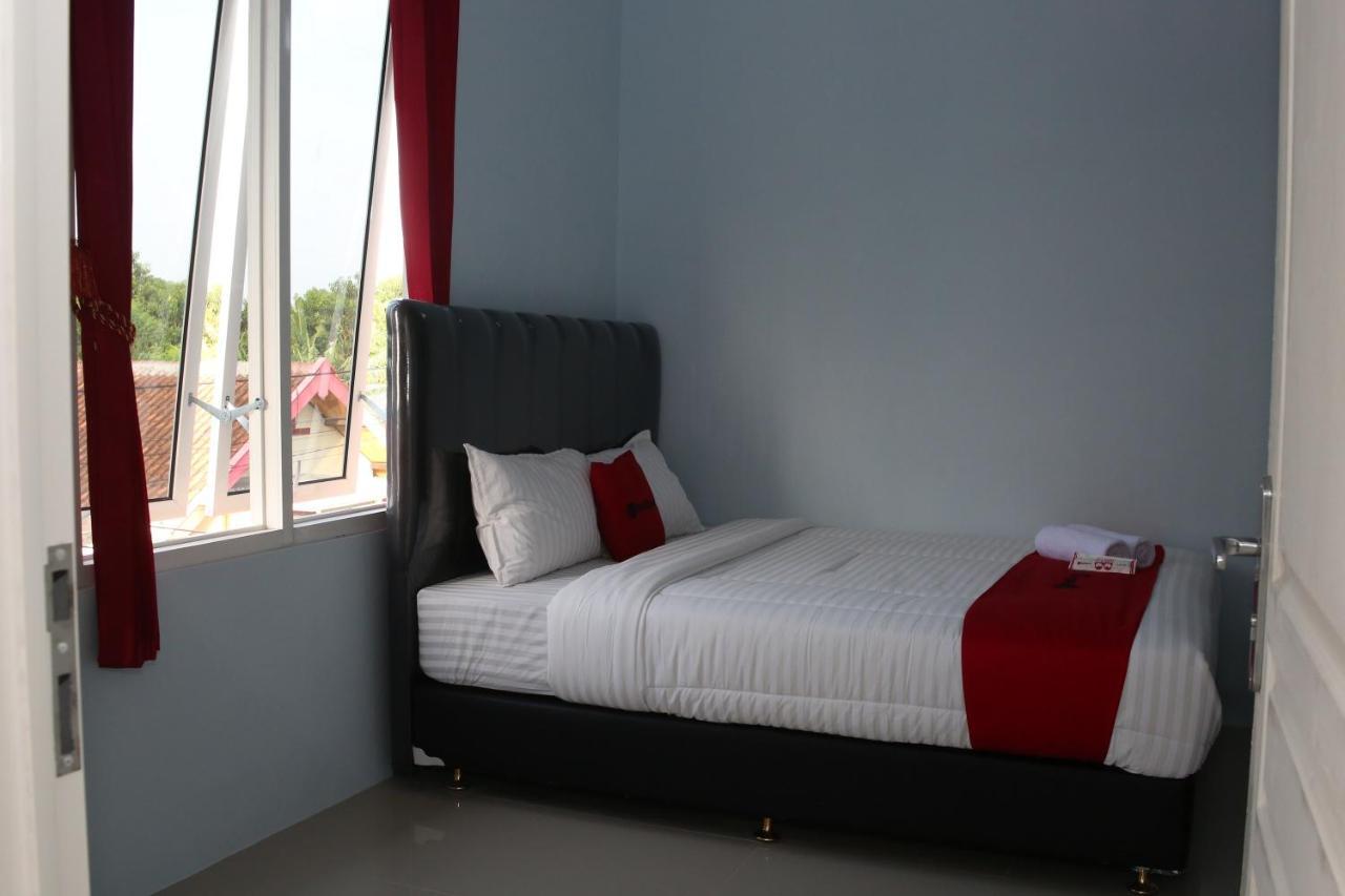 Reddoorz Syariah Near Suncity Mall มาดิอุน ภายนอก รูปภาพ