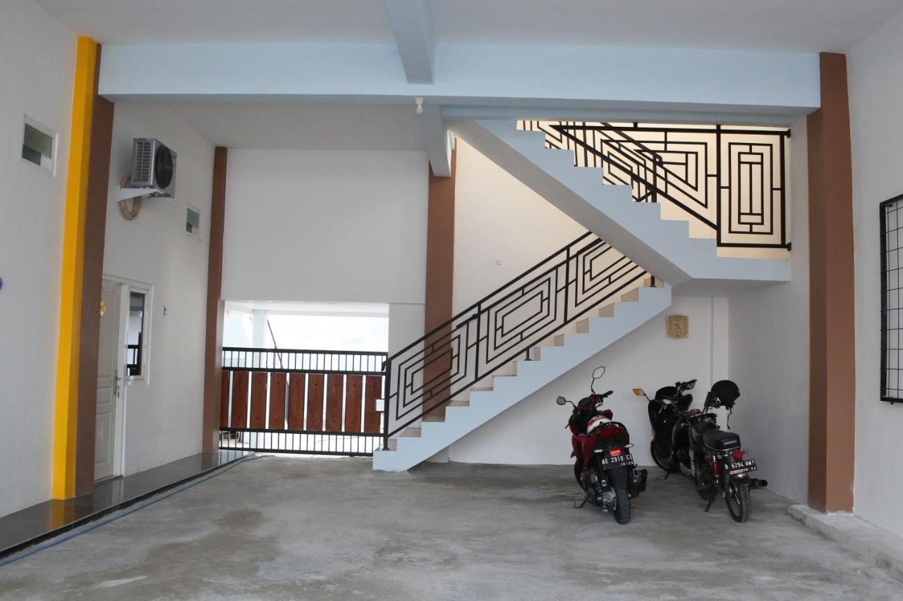 Reddoorz Syariah Near Suncity Mall มาดิอุน ภายนอก รูปภาพ