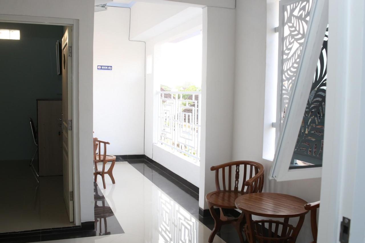 Reddoorz Syariah Near Suncity Mall มาดิอุน ภายนอก รูปภาพ