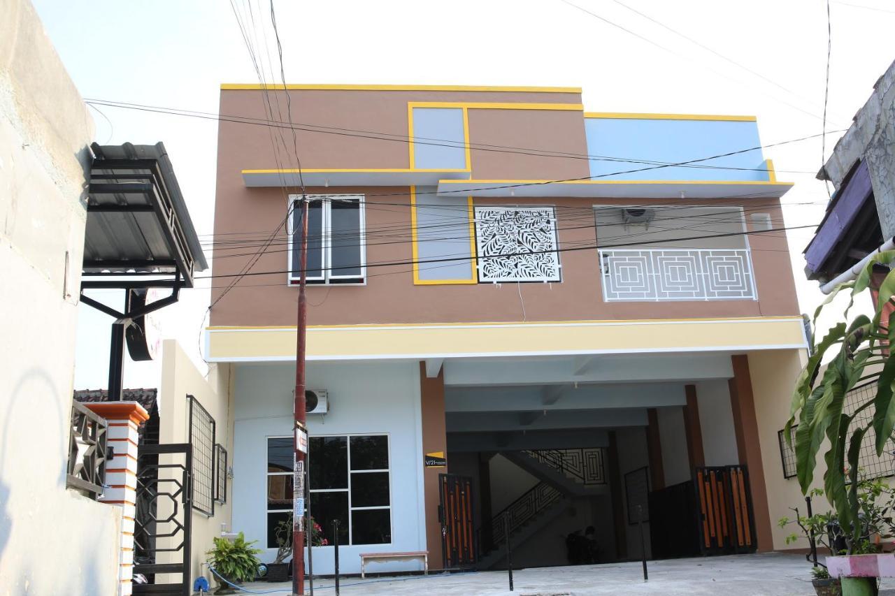 Reddoorz Syariah Near Suncity Mall มาดิอุน ภายนอก รูปภาพ