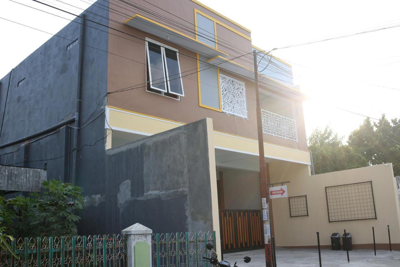 Reddoorz Syariah Near Suncity Mall มาดิอุน ภายนอก รูปภาพ