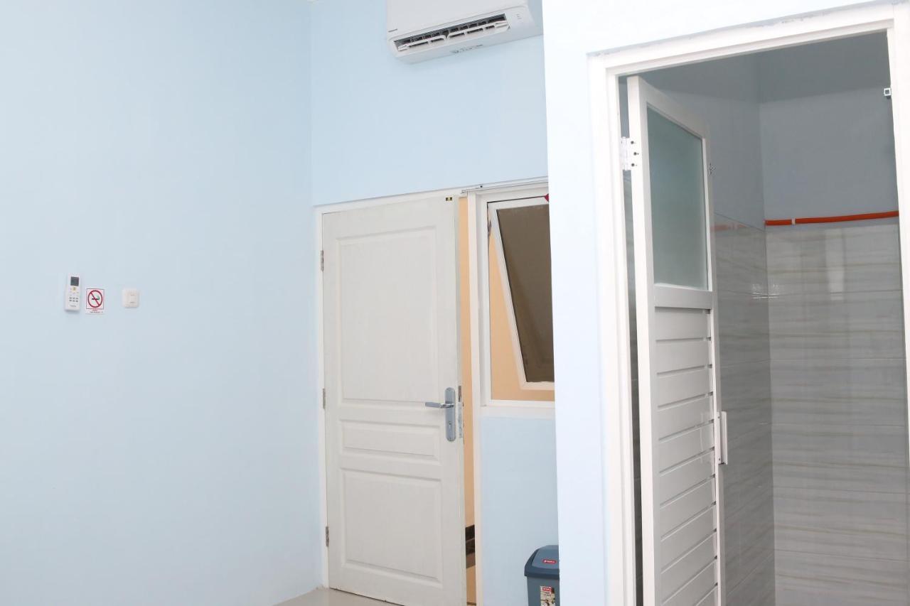 Reddoorz Syariah Near Suncity Mall มาดิอุน ภายนอก รูปภาพ