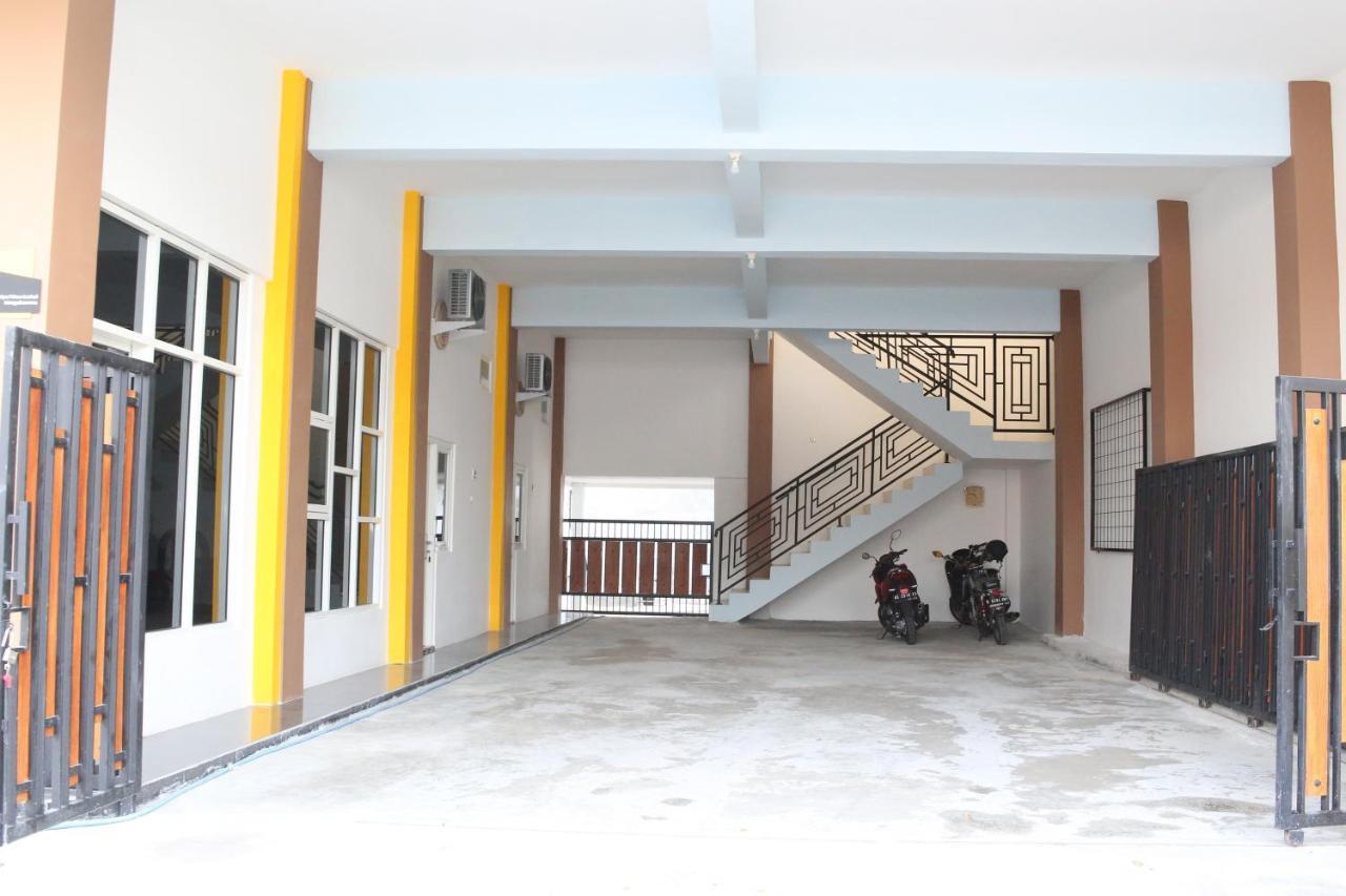 Reddoorz Syariah Near Suncity Mall มาดิอุน ภายนอก รูปภาพ