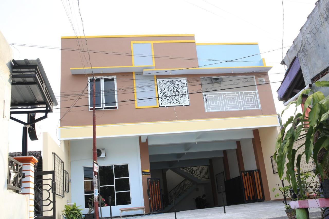 Reddoorz Syariah Near Suncity Mall มาดิอุน ภายนอก รูปภาพ